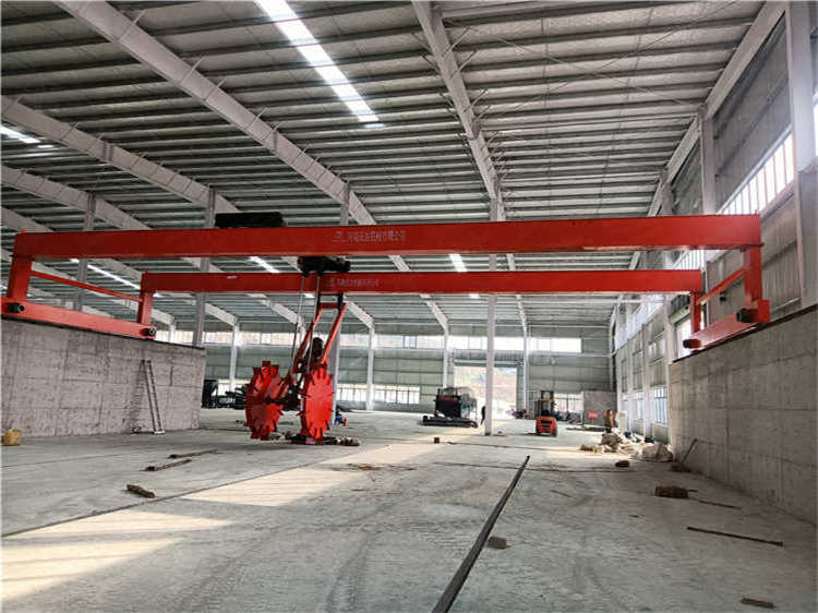 處理豬糞牛糞菜葉等發(fā)酵腐熟環(huán)保設(shè)備輪盤翻拋機(jī)