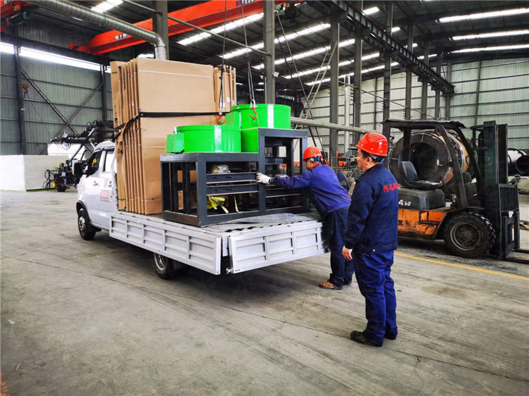 顆粒造粒配套設(shè)備雙級(jí)拋圓機(jī)發(fā)貨