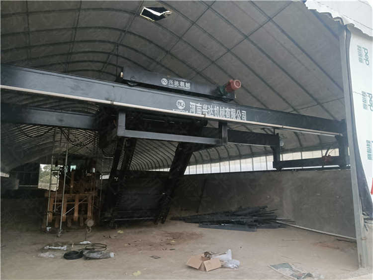 安徽宣城客戶7米跨度鏈板翻拋機(jī)使用現(xiàn)場(chǎng)