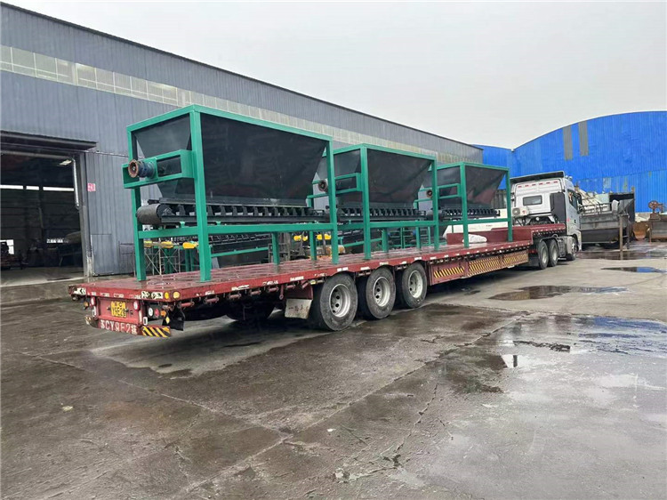 山東客戶粉劑有機肥生產(chǎn)線第二車發(fā)貨現(xiàn)場