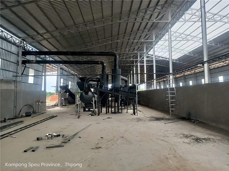 柬埔寨客戶(hù)顆粒有機(jī)肥生產(chǎn)線今天帶料試機(jī)
